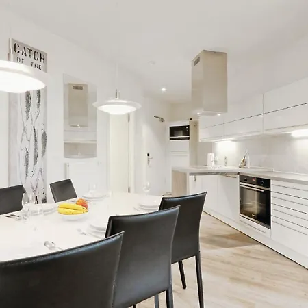 3 Bedroom Stunning In Travemuende Apartment *