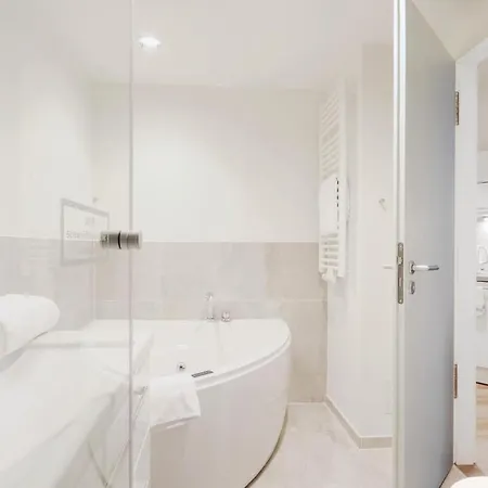 3 Bedroom Stunning In Travemuende *